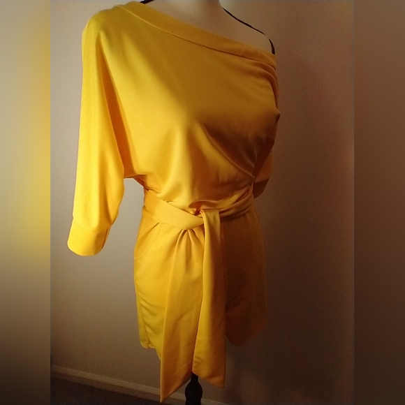 Yellow Drop Shoulder Romper with Belt Size M/L #W-30 - Picture 11 of 12